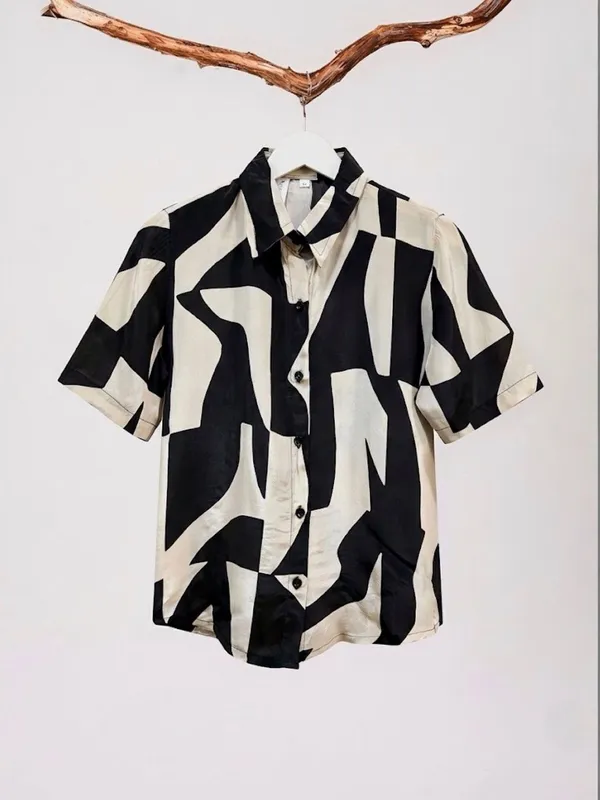 Black_Crape_Abstract_Printed_Tops