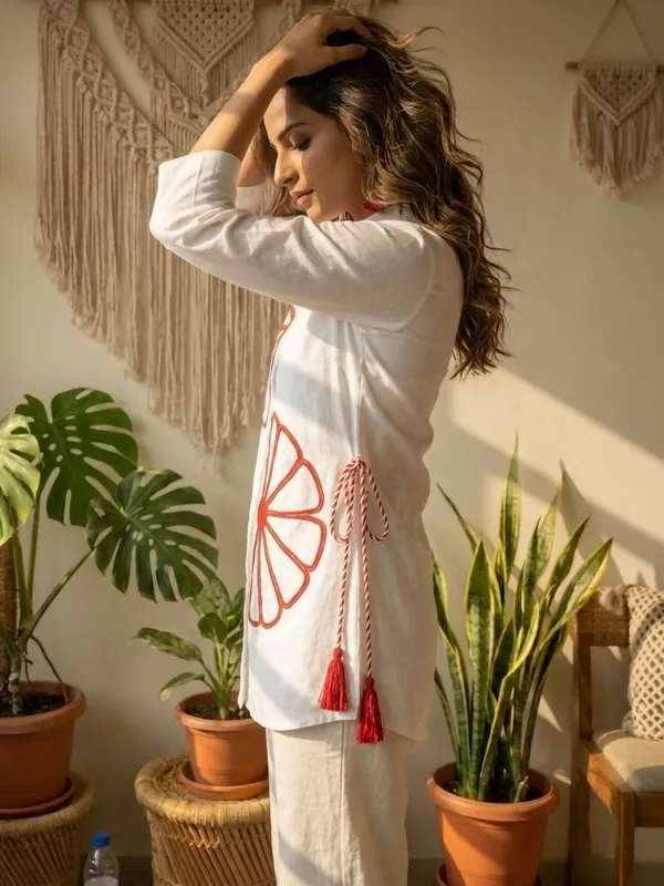 Red-White_Cotton_Lace_Embrodairy_Printed_Tops