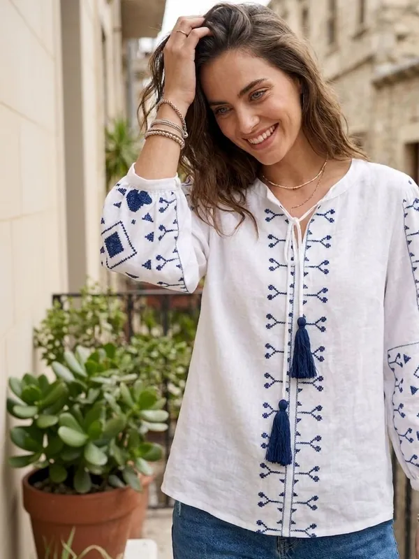 White-Blue_Cotton_Embroidered_Tops