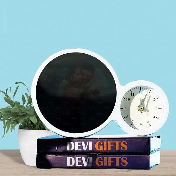 Customized_LED_Round_Magic_Mirror_–_Smart_Tabletop_Clock_&_Photo_Gift