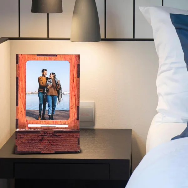 Personalized_LED_Rotating_Photo_Lamp_–_Custom_360°_Glowing_Tabletop_Gift