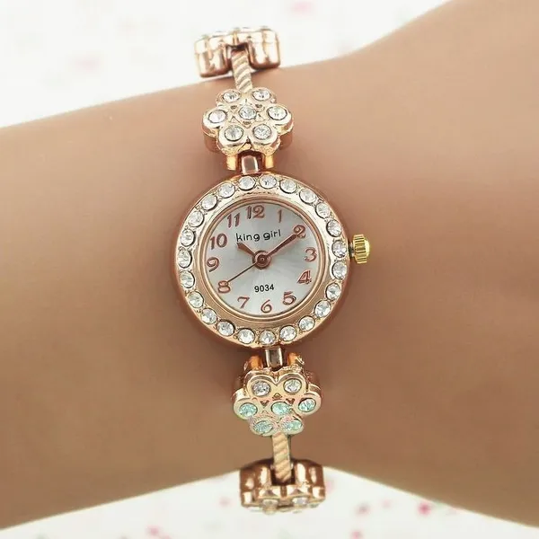 Rose_Gold_Quartz_Round_Shape_Watch_For_Women