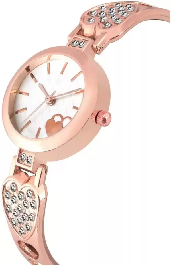 Rose_Gold_Quartz_Round_Shape_Watch_For_Women