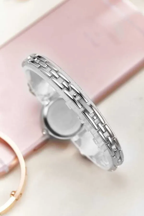 Silver_Quartz_Round_Shape_Watch_For_Girls