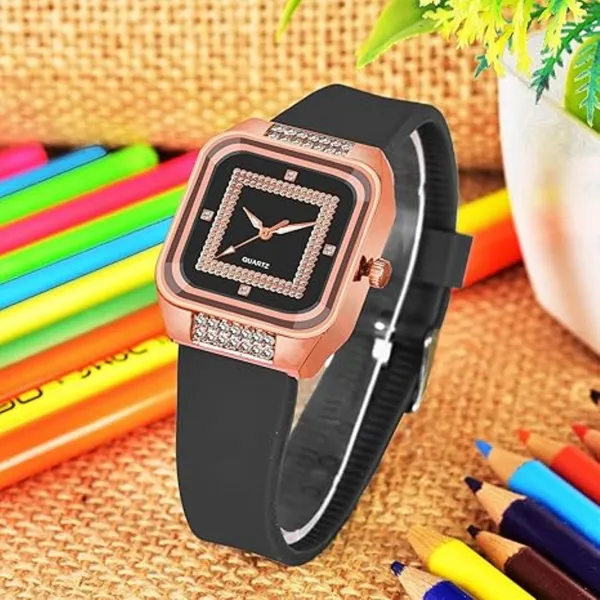 Black_Quartz_Square_Shape_Watch_For_Women