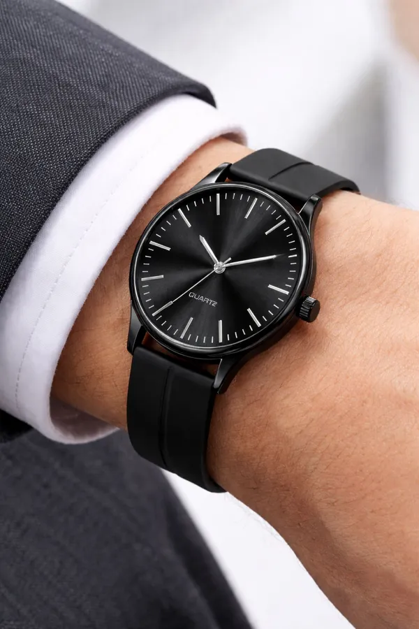 Black_Quartz_Round_Shape_Watch_For_Men