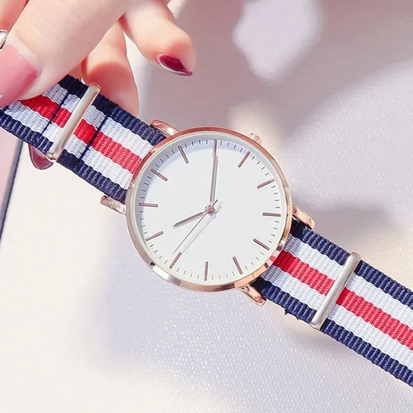 Red_&_White_&_Blue_Quartz_Round_Shape_Watch_For_Men_&_Women