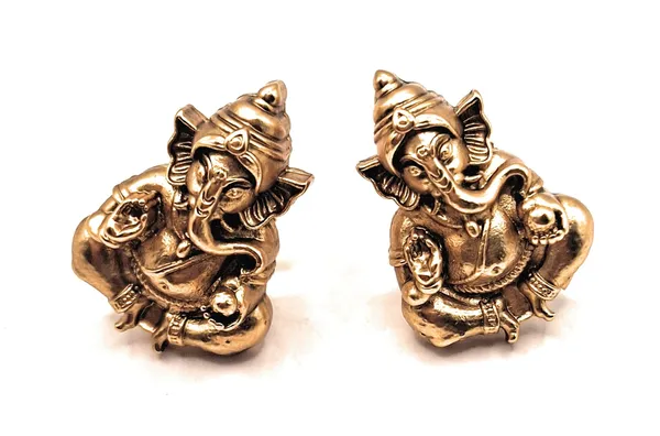 Gold_Alloy_And_Gold_Plated_Premium_Stud_Earrings_For_Women