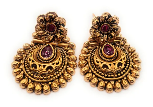 Red_And_Gold_Alloy_And_Gold_Plated_Premium_Chandbali_Earrings_For_Women