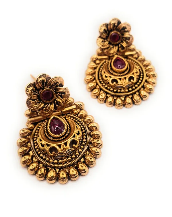 Red_And_Gold_Alloy_And_Gold_Plated_Premium_Chandbali_Earrings_For_Women