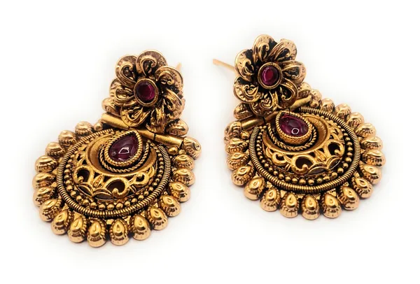 Red_And_Gold_Alloy_And_Gold_Plated_Premium_Chandbali_Earrings_For_Women