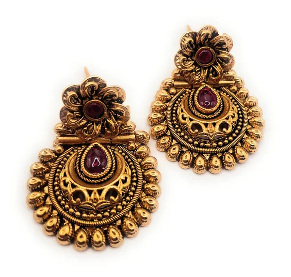 Red_And_Gold_Alloy_And_Gold_Plated_Premium_Chandbali_Earrings_For_Women