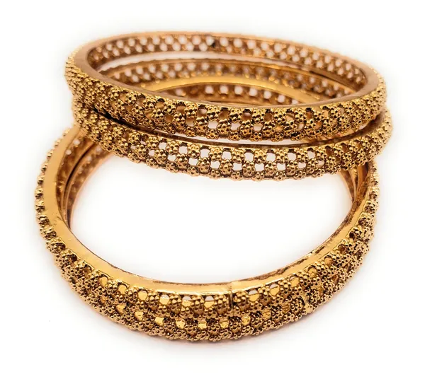 Gold_Polished_Alloy_And_Gold_Plated_Premium_Bangles_For_Women