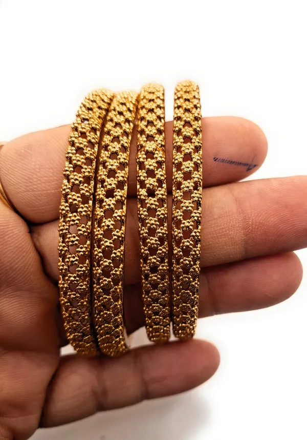 Gold_Polished_Alloy_And_Gold_Plated_Premium_Bangles_For_Women