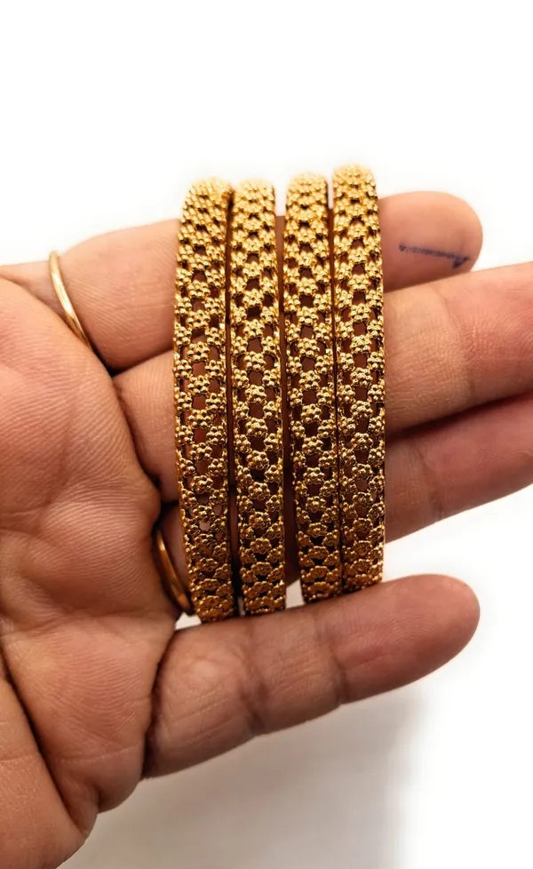 Gold_Polished_Alloy_And_Gold_Plated_Premium_Bangles_For_Women
