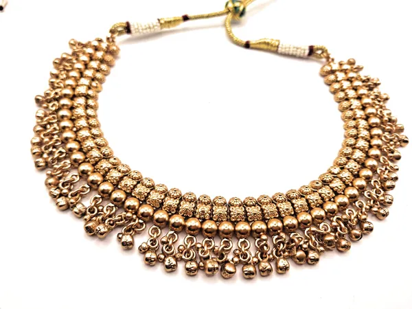 Gold_Polished_Alloy_And_Gold_Plated_And_Antique_Finish_Premium_Antique_Jewellery_Set_For_Women