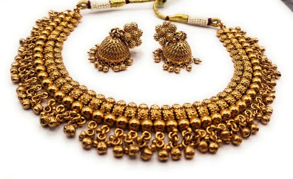 Gold_Polished_Alloy_And_Gold_Plated_And_Antique_Finish_Premium_Antique_Jewellery_Set_For_Women