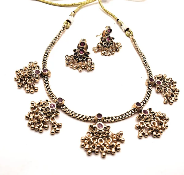 Red_Alloy_And_Gold_Plated_Premium_Jewellery_Set_For_Women