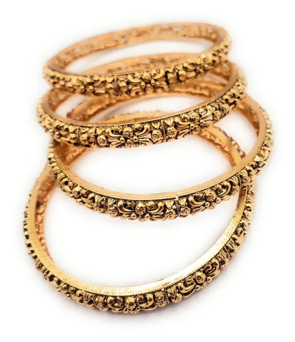 Gold_Polished_Alloy_And_Gold_Plated_Premium_Bangles_For_Women