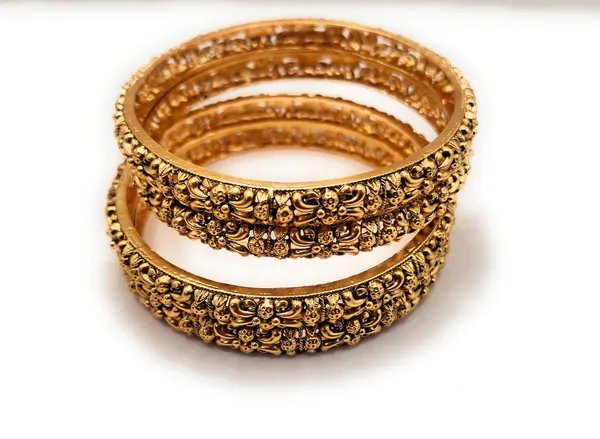 Gold_Polished_Alloy_And_Gold_Plated_Premium_Bangles_For_Women