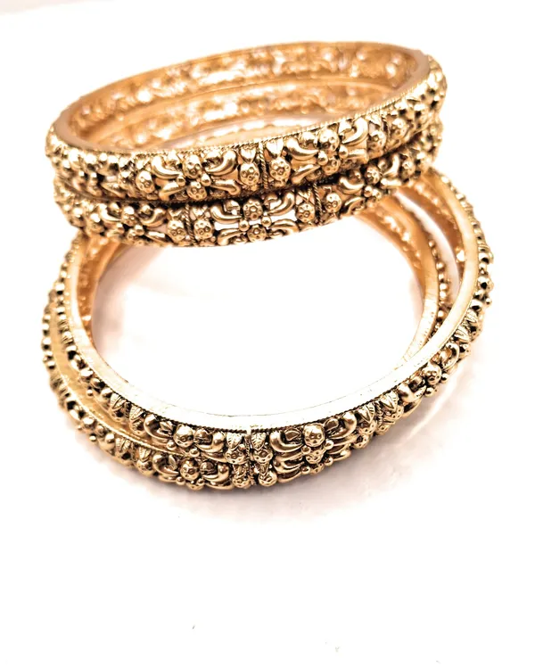 Gold_Polished_Alloy_And_Gold_Plated_Premium_Bangles_For_Women