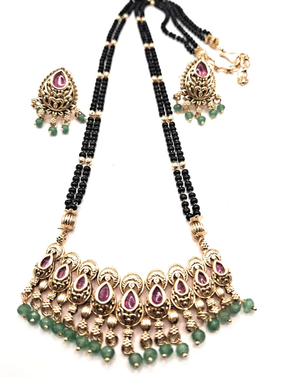 Red_And_Green_Alloy_And_Gold_Plated_And_Kundan_And_Artificial_Stones_And_Black_Beads_Premium_Mangalsutra_For_Women