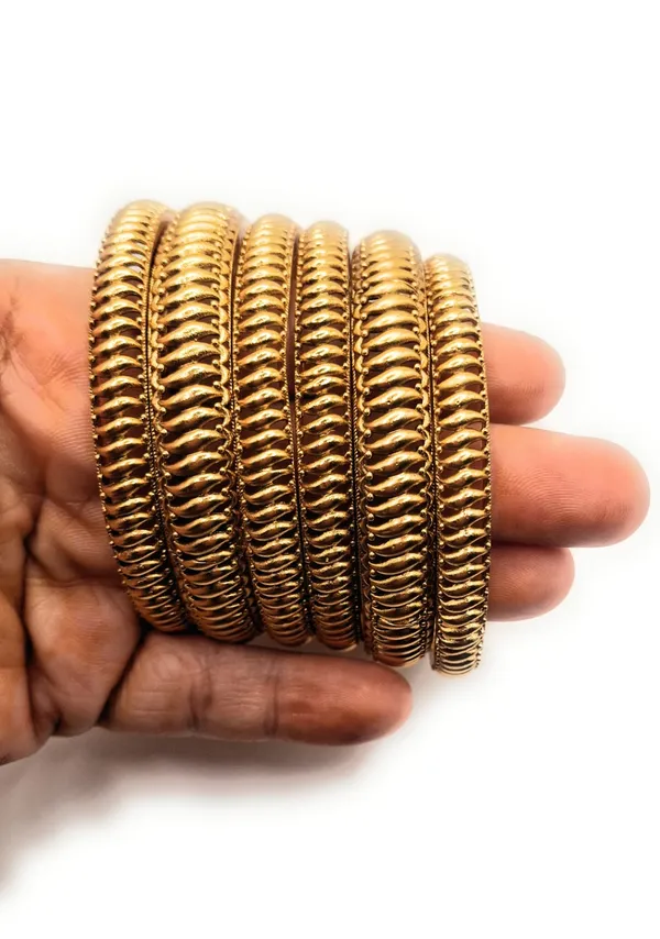Gold_Polished_Alloy_And_Gold_Plated_Premium_Bangles_For_Women