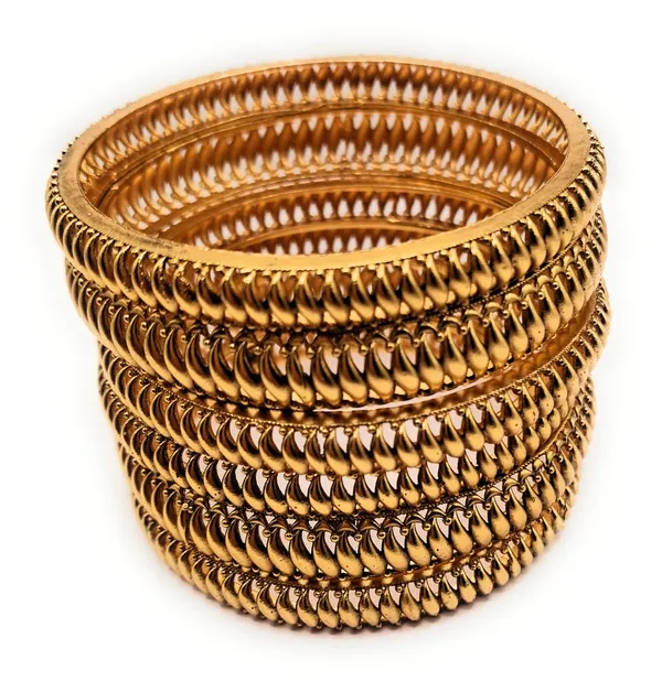 Gold_Polished_Alloy_And_Gold_Plated_Premium_Bangles_For_Women