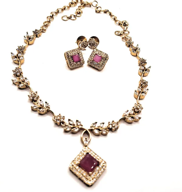 Red_And_White_Alloy_And_Gold_Plated_And_Artificial_Stones_Premium_Jewellery_Set_For_Women