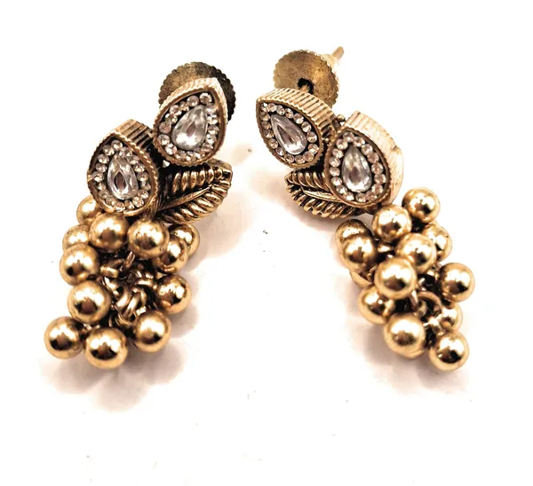 Gold_And_White_Alloy_And_Gold_Plated_Premium_Drop_Earrings_For_Women