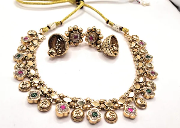 Red_And_Green_Alloy_And_Gold_Plated_Premium_Necklace_Set_For_Women