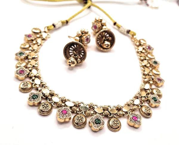 Red_And_Green_Alloy_And_Gold_Plated_Premium_Necklace_Set_For_Women