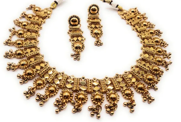 Gold_Alloy_And_Gold_Plated_Premium_Necklace_Set_For_Women
