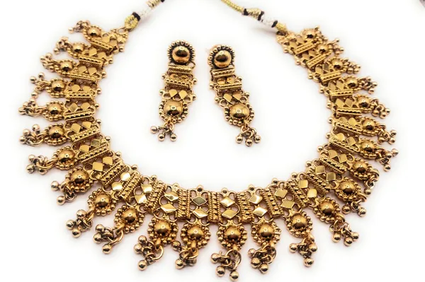 Gold_Alloy_And_Gold_Plated_Premium_Necklace_Set_For_Women