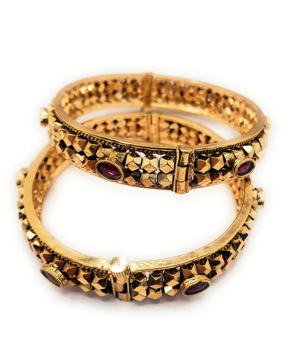 Gold_Polished_Alloy_And_Gold_Plated_And_Artificial_Stones_Premium_Bangles_For_Women