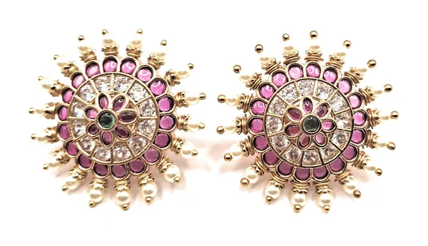 Gold_Alloy_And_Gold_Plated_Premium_Stud_Earrings_For_Women