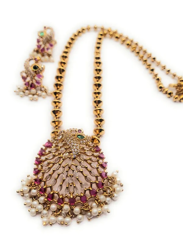 White_And_Red_And_Green_And_Pearl_Alloy_And_Gold_Plated_And_Artificial_Stones_Premium_Pendant_Set_For_Women