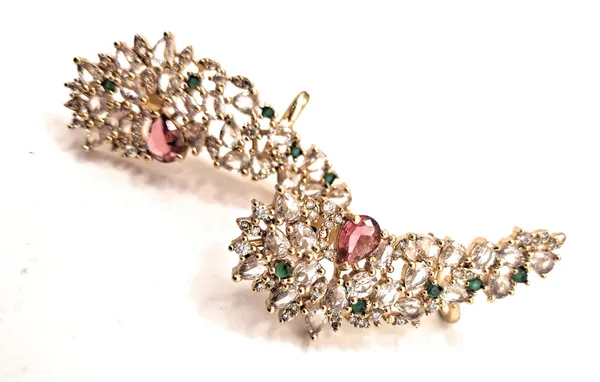 White_And_Red_And_Green_Alloy_Premium_Ear_Cuff_For_Women