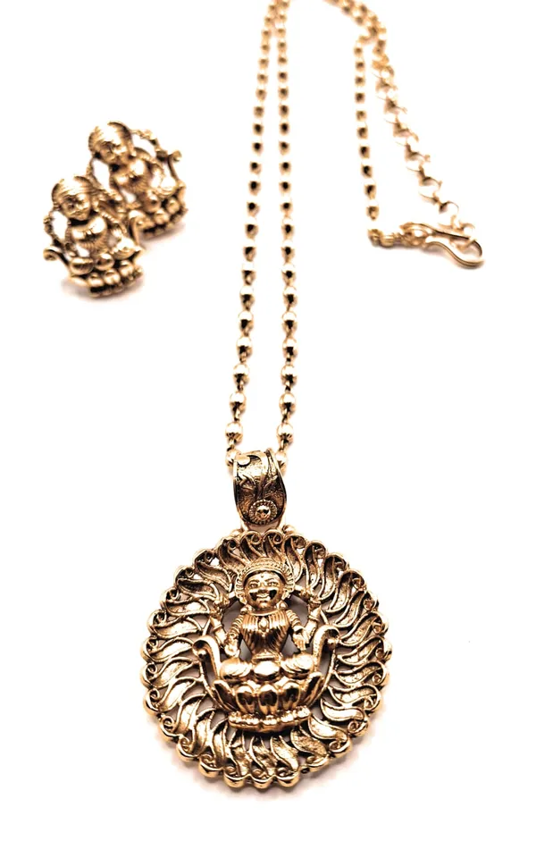 Gold_Polished_Alloy_And_Gold_Plated_And_Temple_Design_Premium_Pendant_Set_For_Women