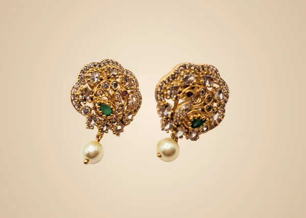 Gold_Alloy_And_Gold_Plated_Premium_Stud_Earrings_For_Women