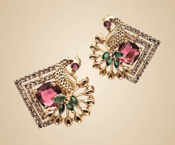 Red_And_Green_Alloy_And_Gold_Plated_Premium_Stud_Earrings_For_Women