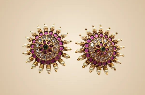 Gold_Alloy_And_Gold_Plated_Premium_Stud_Earrings_For_Women