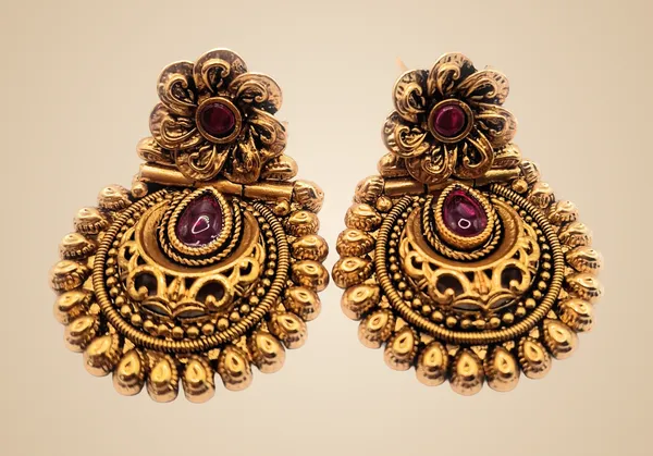 Red_And_Gold_Alloy_And_Gold_Plated_Premium_Chandbali_Earrings_For_Women