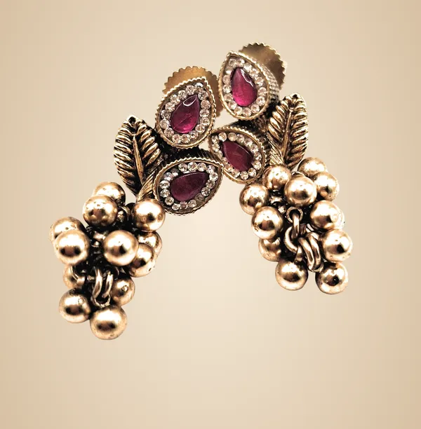 Gold_Alloy_And_Gold_Plated_Premium_Drop_Earrings_For_Women