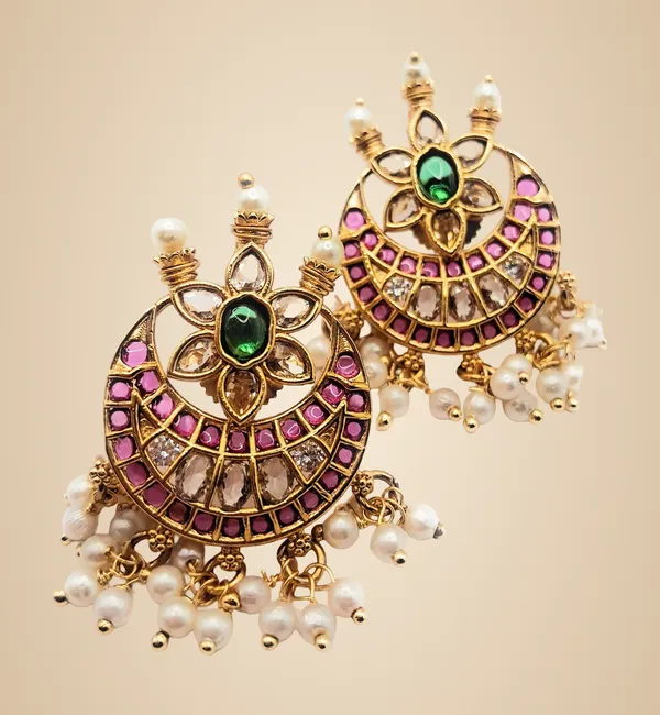 Gold_Polished_Alloy_And_Gold_Plated_Premium_Stud_Earrings_For_Women