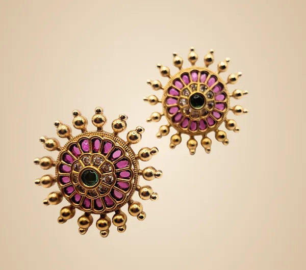 Red_And_Green_And_White_Alloy_And_Gold_Plated_Premium_Stud_Earrings_For_Women