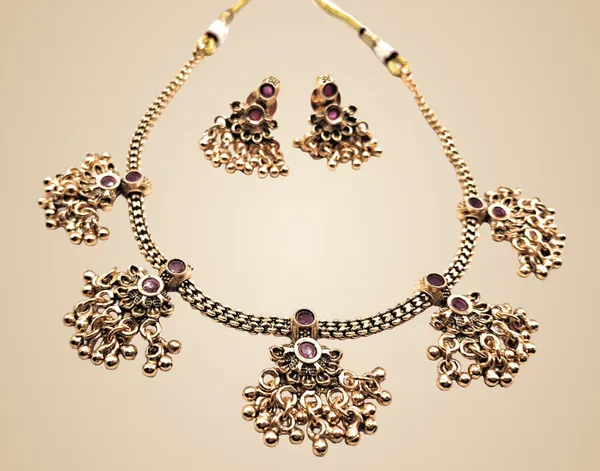 Red_Alloy_And_Gold_Plated_Premium_Jewellery_Set_For_Women