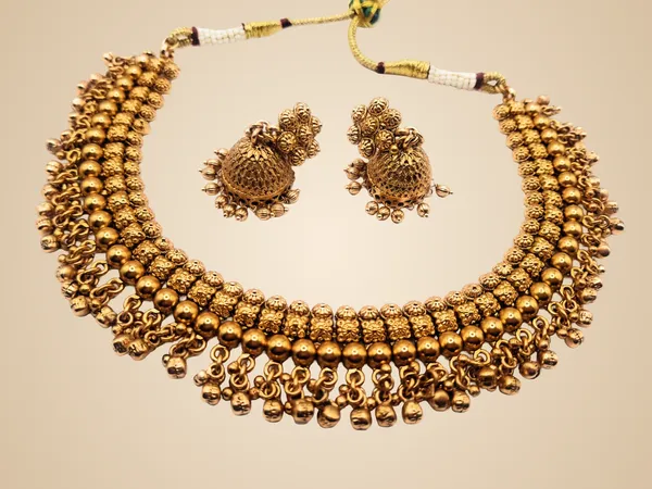 Gold_Polished_Alloy_And_Gold_Plated_And_Antique_Finish_Premium_Antique_Jewellery_Set_For_Women