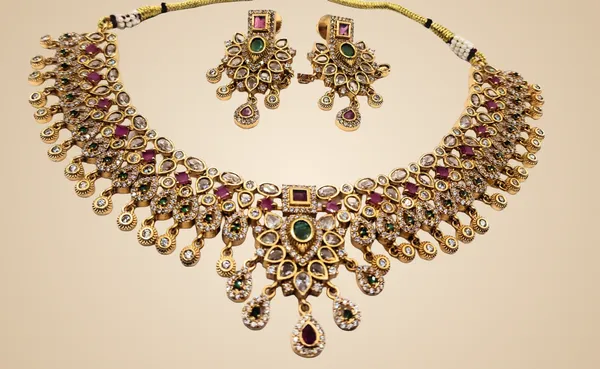 Multicolor_Alloy_And_Gold_Plated_And_Artificial_Stones_Premium_Jewellery_Set_For_Women