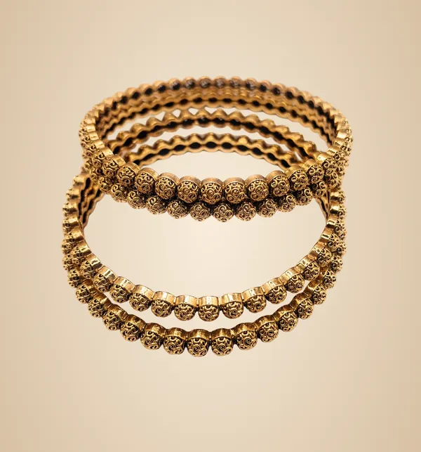 Gold_Polished_Alloy_And_Gold_Plated_Premium_Bangles_For_Women